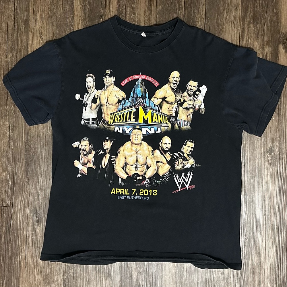 WWE WrestleMania 29 Mens t-shirt SIze M 32-36 Rock Cena CM Punk HHH Event USED